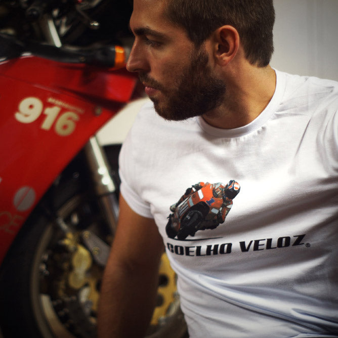 Camiseta Motociclista na Cor Branca Racing Rabbit | Coelho Veloz