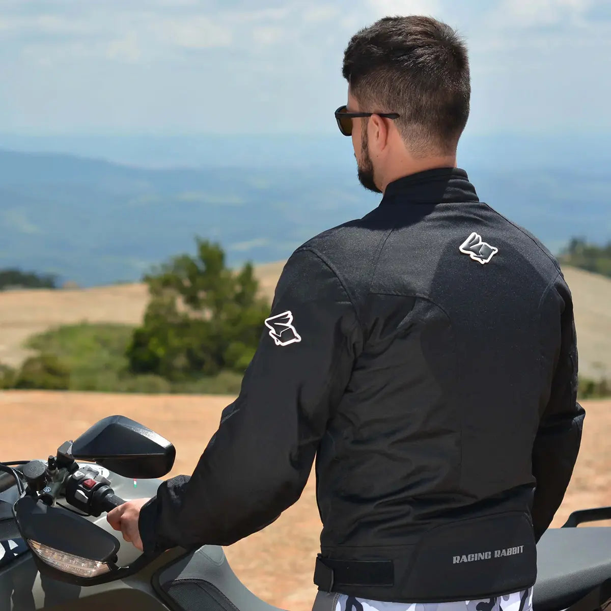 Jaqueta XROAD ventilada e impermeável com proteções C.E.