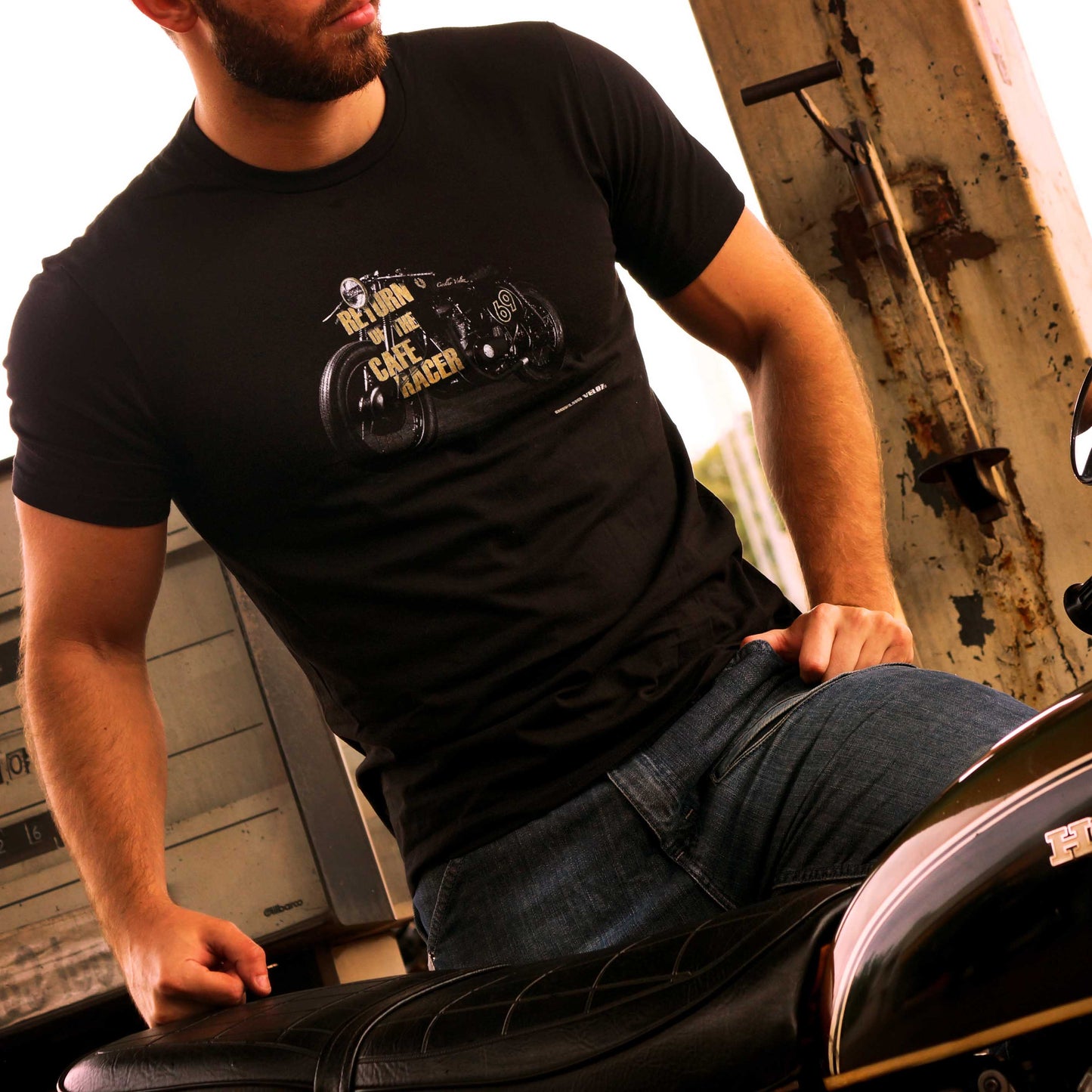 Camiseta Motociclista na Cor Preta  Racing Rabbit | Coelho Veloz