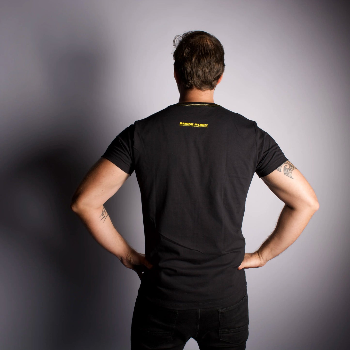 Camiseta BUNNY - Preto/Amarelo